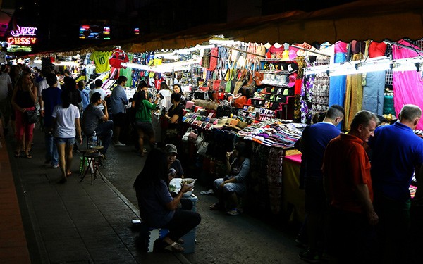 night market in bangkok